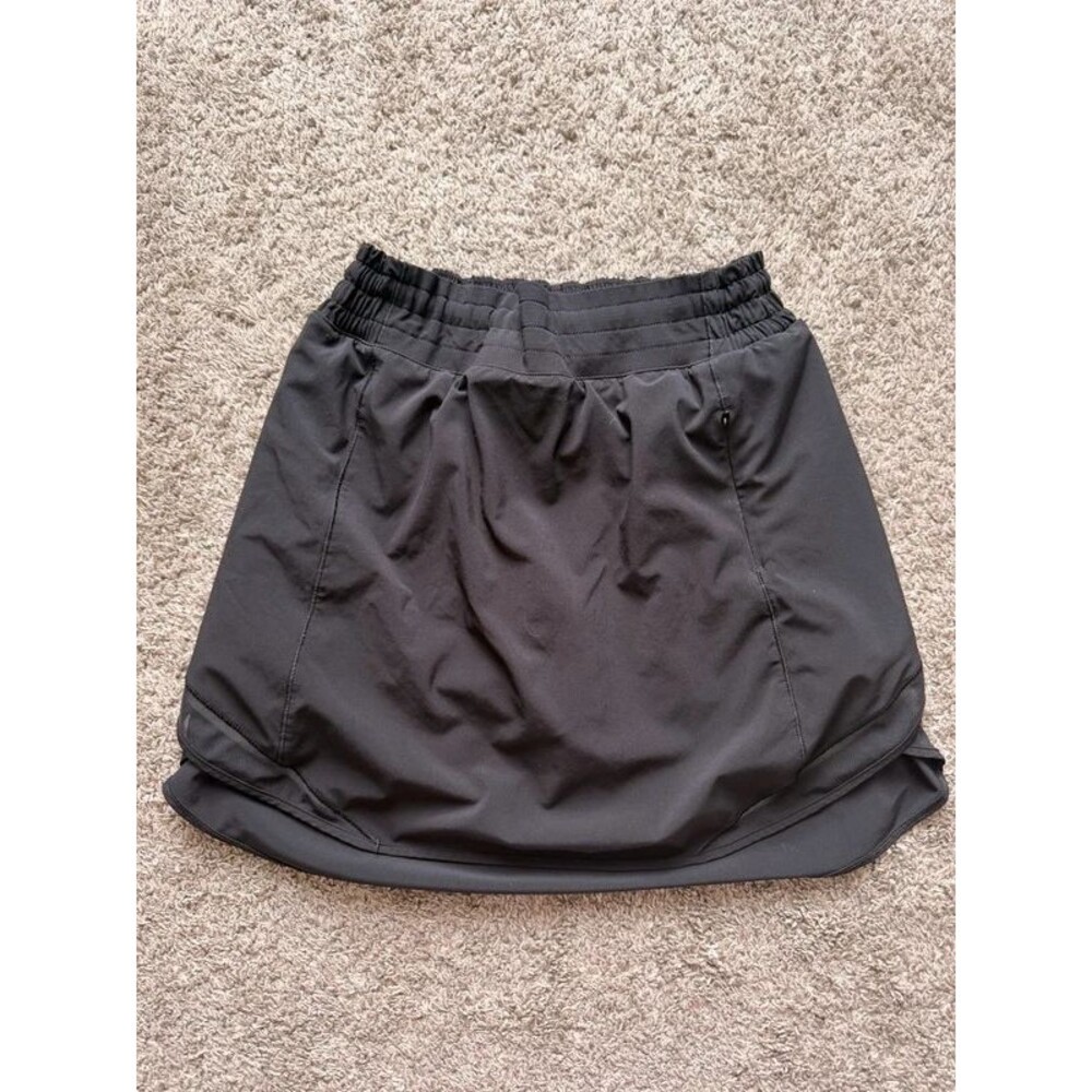 Lululemon Size 6 Hotty Hot High-Rise Skirt